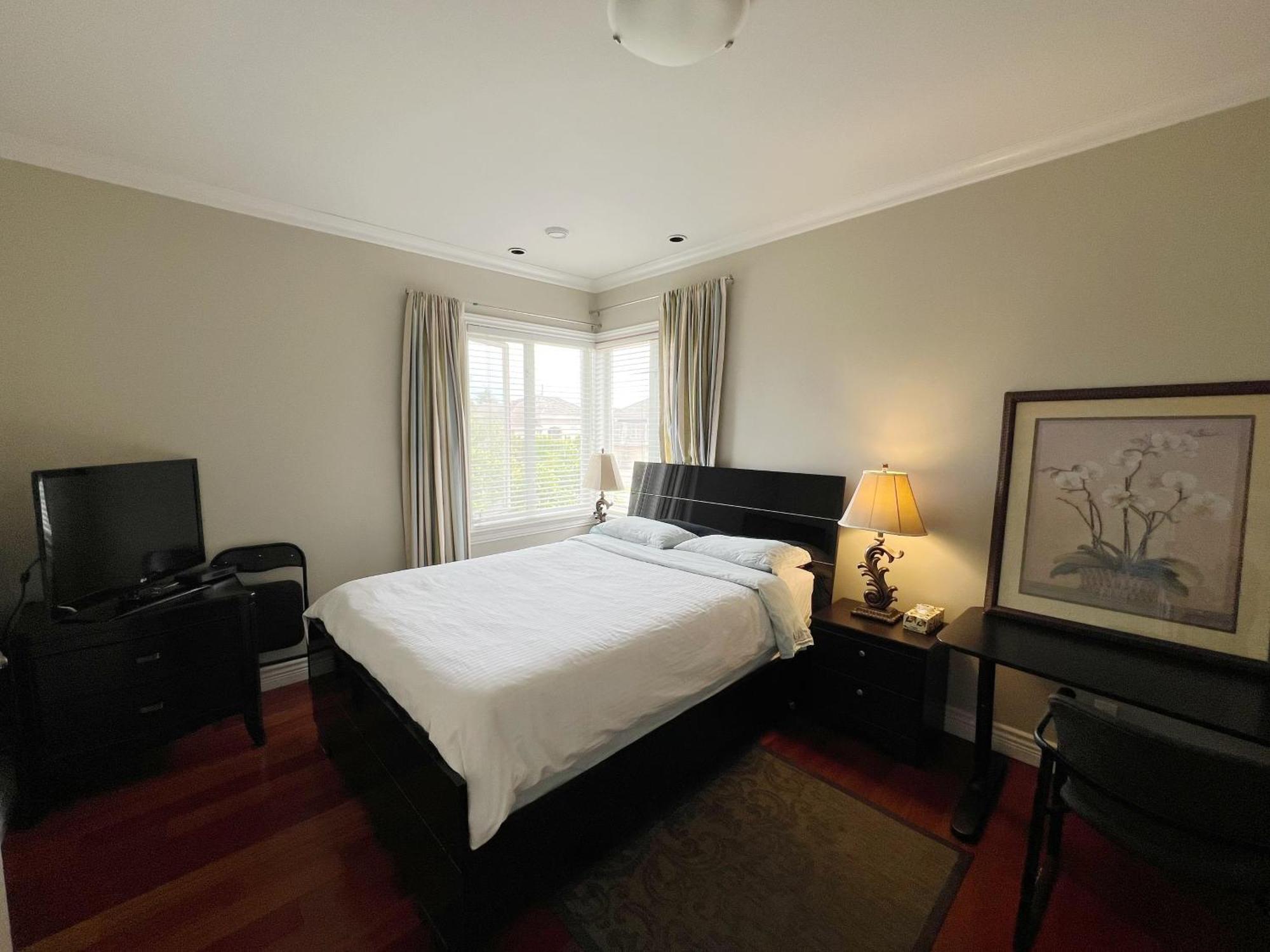 A Cozy Bedroom With A Private Washroom Close To Yvr Richmond Extérieur photo