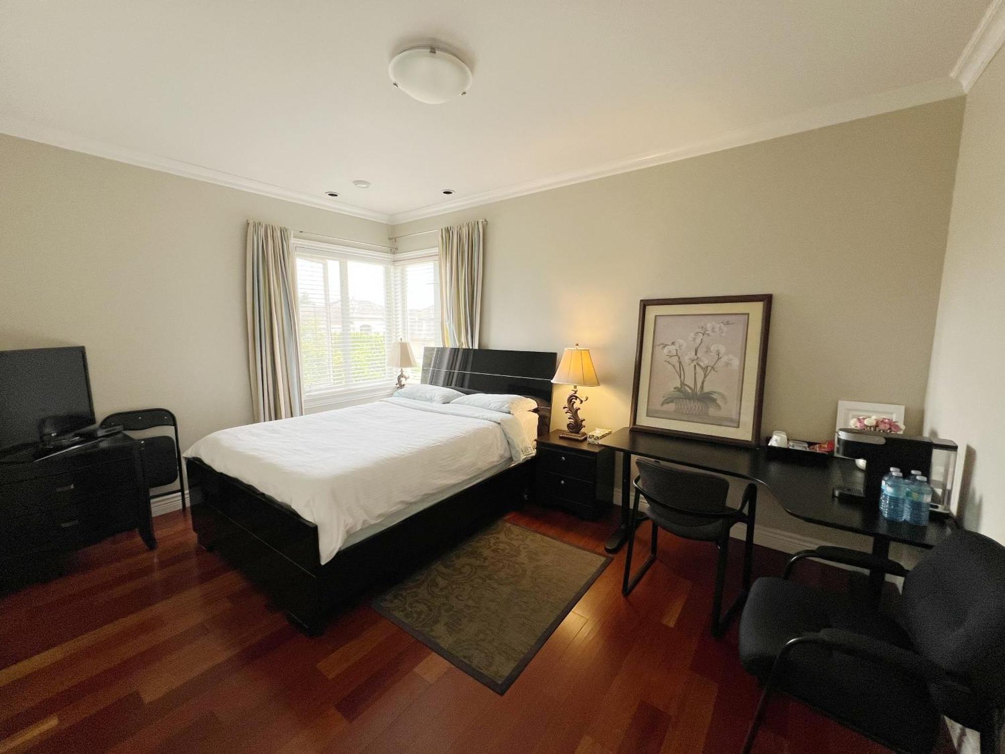 A Cozy Bedroom With A Private Washroom Close To Yvr Richmond Extérieur photo